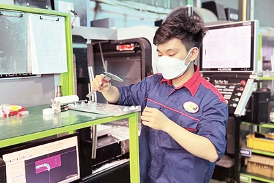 Sản xuất tại Công ty cổ phần Thương mại và Phát triển Công nghệ PMA (huyện Hoài Đức, Hà Nội).