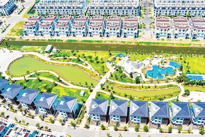 Khu đô thị được kiến tạo với mật độ mảng xanh lên đến 73% cùng nhiều tiện ích nội khu hiện đại, cao cấp.