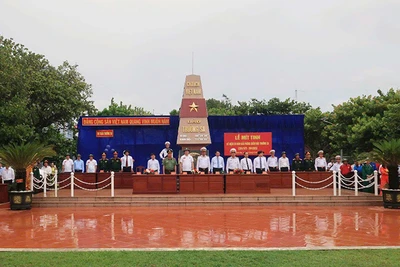 Quang cảnh lễ kỷ niệm 50 năm ngày giải phóng Trường Sa.