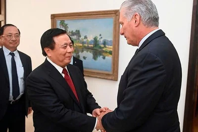 Đồng chí Miguel Diaz Canel Bermudez tiếp đồng chí Nguyễn Xuân Thắng. (Ảnh: Đại sứ quán Việt Nam tại Cuba)
