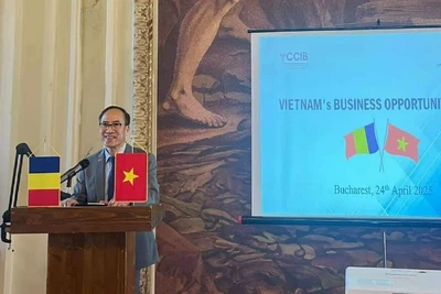 Đại sứ Việt Nam tại Romania Đỗ Đức Thành phát biểu tại sự kiện. (Ảnh: Đại sứ quán Việt Nam tại Romania)