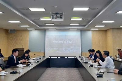 Đoàn công tác tỉnh Quảng Nam làm việc với Khu kinh tế tự do Incheon. (Ảnh: VKBIA cung cấp)