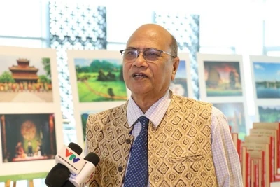 Ông Pallab Sengupta, Ủy viên Bộ Chính trị, phụ trách đối ngoại của Đảng Cộng sản Ấn Độ, Chủ tịch Tổ chức Đoàn kết toàn Ấn Độ (AIPSO), Chủ tịch Hội đồng Hòa bình thế giới.