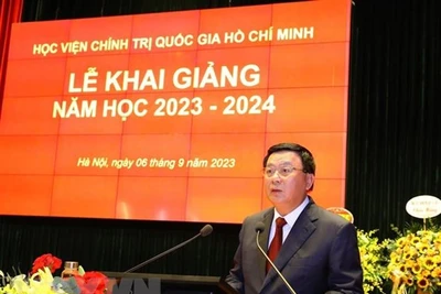 Đồng chí Nguyễn Xuân Thắng, Ủy viên Bộ Chính trị, Giám đốc Học viện Chính trị Quốc gia Hồ Chí Minh, Chủ tịch Hội đồng Lý luận Trung ương phát biểu tại Lễ khai giảng. (Ảnh: TTXVN)