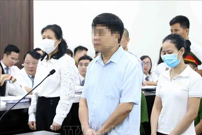 Bị cáo Nguyễn Đức Chung, cựu Chủ tịch UBND thành phố Hà Nội khai báo trước tòa.