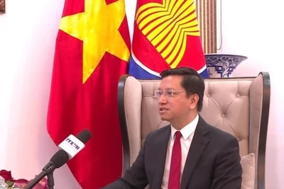 Đại sứ Nguyễn Thanh Hải phát biểu tại một buổi lễ. (Ảnh: Ngọc Thúy/TTXVN)