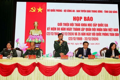 Đại tá Nguyễn Thế Mạnh, Phó Cục trưởng Cục Tuyên huấn, Tổng cục Chính trị Quân đội nhân dân Việt Nam phát biểu tại buổi họp báo. 