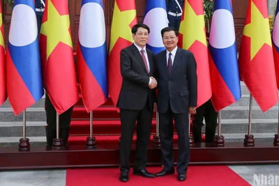 Chủ tịch nước Lương Cường hội đàm Tổng Bí thư, Chủ tịch nước Lào Thongloun Sisoulith.