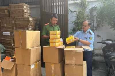 Hơn 3.500 bánh Trung thu không rõ nguồn gốc xuất xứ bị thu giữ.