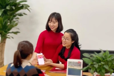 Các ngân hàng đang nỗ lực hạ lãi suất, triển khai các gói tín dụng ưu đãi để đáp ứng nhu cầu vốn của người dân, doanh nghiệp.