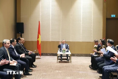 Tổng Bí thư Tô Lâm tiếp lãnh đạo một số doanh nghiệp tiêu biểu của Azerbaijan. (Ảnh: Thống Nhất/TTXVN)