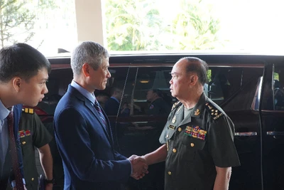 Hai nước láng giềng Việt Nam và Campuchia thường xuyên tổ chức các đoàn thăm hỏi và chúc mừng nhau trong dịp lễ Tết của mỗi nước. (Ảnh: NGUYỄN HIỆP)