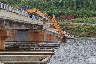 Cắt để hạ thấp độ cao 2/5 ngưỡng tràn xả lũ Hồ chứa nước Đắk N’Ting, nhằm giảm mực nước đang tích trong hồ. Đây là một phương án ứng phó khẩn cấp để đảm bảo đảm an toàn trước nguy cơ cao vỡ thân đập.