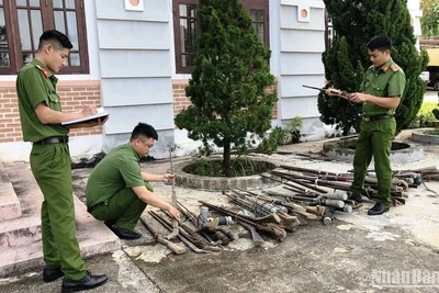 Thời gian qua, người dân Đắk Nông đã tự giác đến cơ quan công an giao nộp hàng trăm vũ khí, vật liệu nổ, công cụ hỗ trợ các loại.