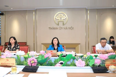 Bí thư Thành ủy Hà Nội Bùi Thị Minh Hoài chủ trì họp Ban Thường vụ Thành ủy Hà Nội chỉ đạo công tác phòng chống lụt bão trên địa bàn thành phố.