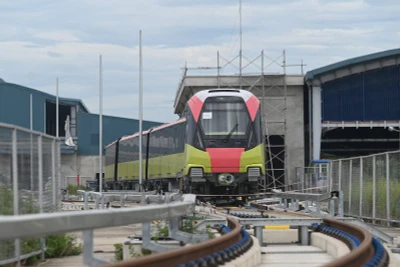 Sau khi đầu tư tuyến đường sắt đô thị số 3, mới đây tuyến đường sắt đô thị số 5, Văn Cao-Hòa Lạc sẽ được tiếp tục đầu tư.