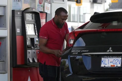 Một trạm xăng ở British Columbia, Canada. (Ảnh: TÂN HOA XÃ)