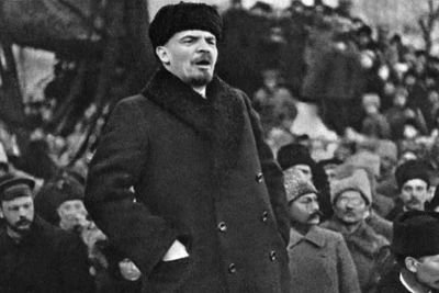 V.I.Lênin - lãnh tụ vĩ đại của giai cấp vô sản toàn thế giới, người sáng lập ra Quốc tế Cộng sản; đồng thời lãnh đạo nhân dân Nga tiến hành Cách mạng Tháng Mười Nga, lập ra Nhà nước công nông đầu tiên trên thế giới do Đảng của giai cấp vô sản lãnh đạo. (Ảnh: Tư liệu quốc tế/TTXVN phát)