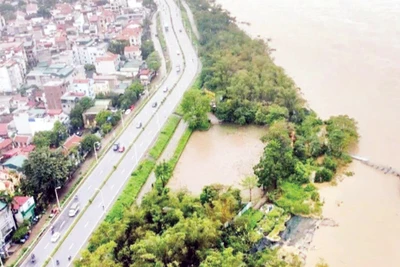 Bãi sông đoạn qua phường Tứ Liên, quận Tây Hồ ngập sâu trong đợt mưa lũ tháng 9 vừa qua. 