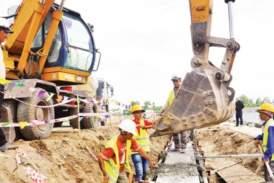 Thi công một công trình sử dụng vốn đầu tư công ở thành phố Biên Hòa, tỉnh Đồng Nai. 