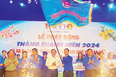 Lễ phát động “Tháng Thanh niên” với chủ đề “Thanh niên xung kích tình nguyện vì cuộc sống cộng đồng”. (Ảnh THANH VY) 