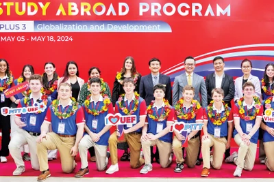 Trường đại học Kinh tế-Tài chính Thành phố Hồ Chí Minh chào đón sinh viên Hoa Kỳ tham gia chương trình “Plus 3”. 