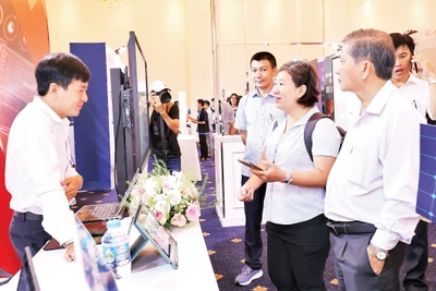 Trưng bày các giải pháp chuyển đổi số năm 2023 tại Thành phố Hồ Chí Minh. 