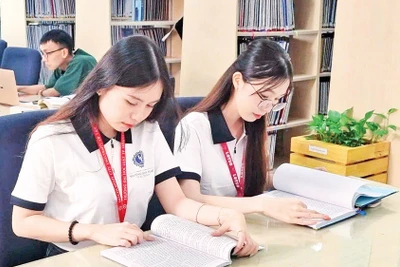 Sinh viên Trường đại học Luật Thành phố Hồ Chí Minh học tập tại nhà trường. 