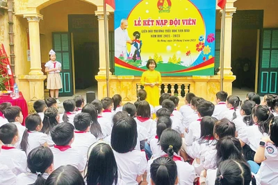 Di tích Nhà lưu niệm Bác Hồ ở Vạn Phúc là địa chỉ giáo dục truyền thống cách mạng cho thế hệ trẻ của Thủ đô. 