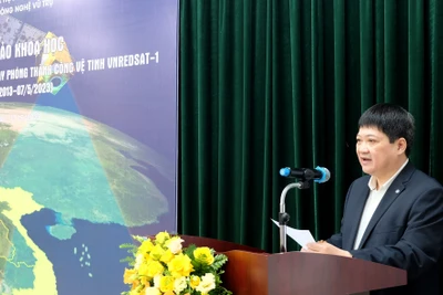 Viện trưởng Viện Công nghệ vũ trụ Bùi Trọng Tuyên phát biểu khai mạc Hội thảo.