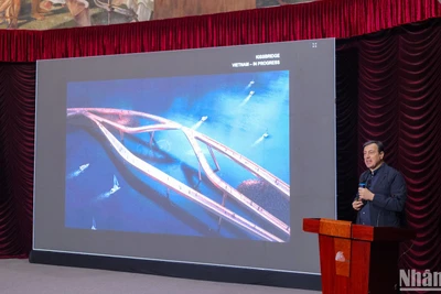 Kiến trúc sư Marco Casamonti là tác giả Cầu Hôn (Kiss Bridge) tại thành phố Phú Quốc, Kiên Giang.