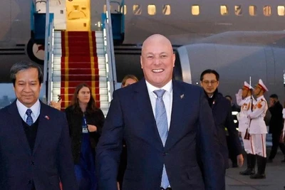 Thủ tướng New Zealand Christopher Luxon đã đến Hà Nội, bắt đầu thăm chính thức Việt Nam và dự Diễn đàn Tương lai ASEAN lần thứ hai. (Ảnh: TTXVN)