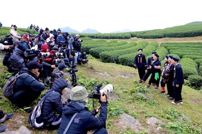 Đội ngũ sản xuất chương trình truyền hình thực tế "2 ngày 1 đêm".