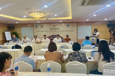 Quang cảnh buổi họp báo.