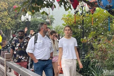 [Infographic] Du lịch Việt Nam tăng trưởng ấn tượng trong 9 tháng đầu năm 2025