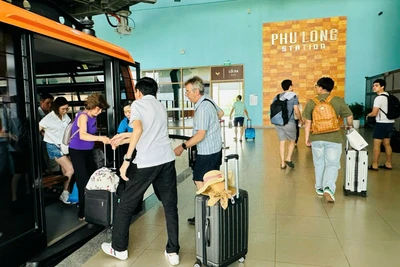 Với việc xác lập hệ thống giao thông xanh trên đảo, Cát Bà kỳ vọng ngày càng thu hút nhiều lượng khách cao cấp, khách quốc tế lưu trú dài hạn đến địa phương.