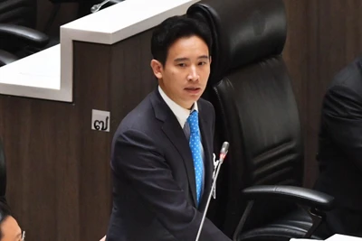 Lãnh đạo đảng Tiến bước Pita Limjaroenrat tại phiên họp Quốc hội ngày 19/7. (Ảnh: Khaosod)