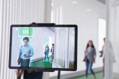 Nhận diện khuôn mặt bằng hệ thống Viettel eKYC.