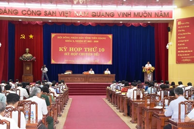 Các đại biểu tham gia kỳ họp.