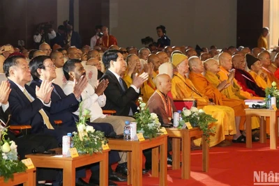 Chủ tịch nước Lương Cường cùng các đại biểu dự khai mạc Đại lễ.