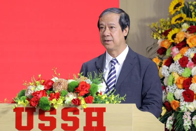 Bộ trưởng Giáo dục và Đào tạo Nguyễn Kim Sơn phát biểu tại Hội thảo khoa học quốc gia “Bác Hồ với giáo dục, giáo dục với Bác Hồ”.