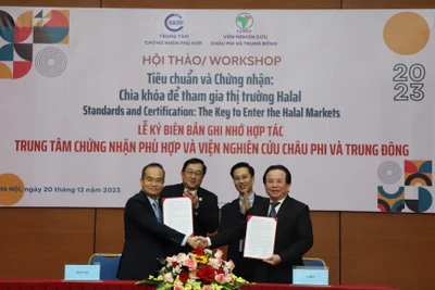 Lễ ký Biên bản ghi nhớ hợp tác giữa Trung tâm Chứng nhận Phù hợp (QUACERT) và Viện nghiên cứu châu Phi và Trung Đông.