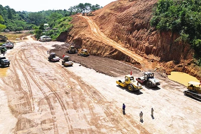 [Video] Thủ tướng yêu cầu đẩy nhanh tiến độ phân bổ, giải ngân vốn đầu tư công năm 2025