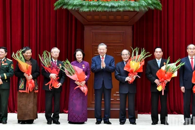Tổng Bí thư Tô Lâm trao Huân chương Hồ Chí Minh, tặng các đồng chí nguyên lãnh đạo Đảng, Nhà nước.
