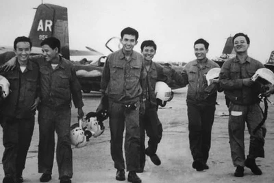 Phi đội Quyết thắng tại sân bay Thành Sơn (Phan Rang) chiều 28/4/1975 sau khi tấn công sân bay Tân Sơn Nhất. (Ảnh: Tư liệu/TTXVN)