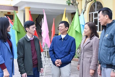 Đồng chí Phạm Viết Linh (sinh năm 1967), nguyên Chủ tịch Ủy ban Mặt trận Tổ quốc xã Trung Lộc cũ (Can Lộc), chia sẻ mong muốn nghỉ hưu trước tuổi với lãnh đạo đơn vị hành chính mới (thị trấn Đồng Lộc).