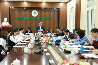 Thẩm định các điều kiện để thực hiện kỹ thuật lấy, ghép thận từ người hiến sống và người hiến chết não tại Bệnh viện đa khoa tỉnh Lào Cai.