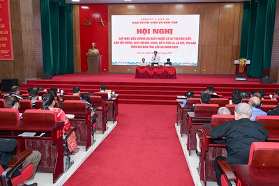 Biểu dương 100 đại biểu người có uy tín tiêu biểu trên địa bàn tỉnh Lào Cai.