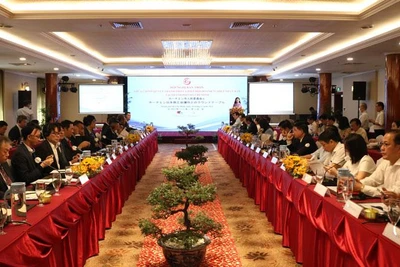 Quang cảnh Hội nghị bàn tròn giữa chính quyền thành phố và Hiệp hội doanh nghiệp Nhật Bản.