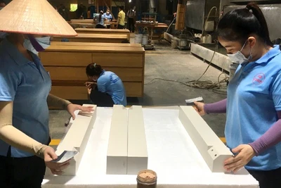 Sản xuất đồ gỗ xuất khẩu tại Công ty cổ phần gỗ Minh Dương (Bình Dương).